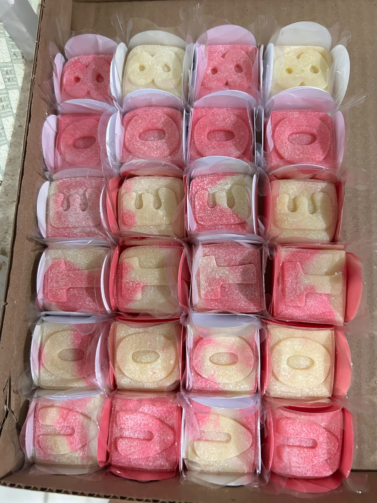 Brigadeiro Letras Rosa